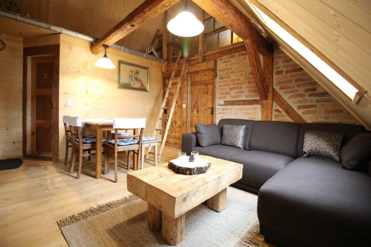 Ferienhaus Anno Dazumal, Wie Zu Opa'S Zeiten Klingenthal Esterno foto